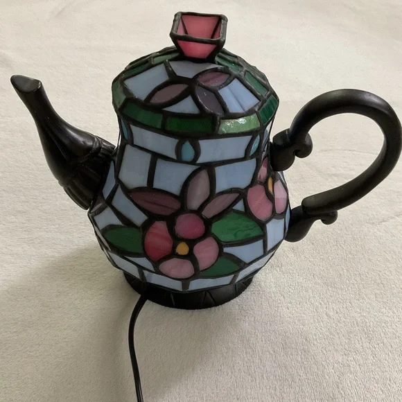Tiffany Style Cheyenne Stained Glass Lighted Teapot Accent Table Lamp - Picture 7 of 16